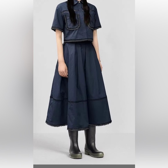 Elegant Navy Blue Women's Skirt and Top - Picture 3 of 7